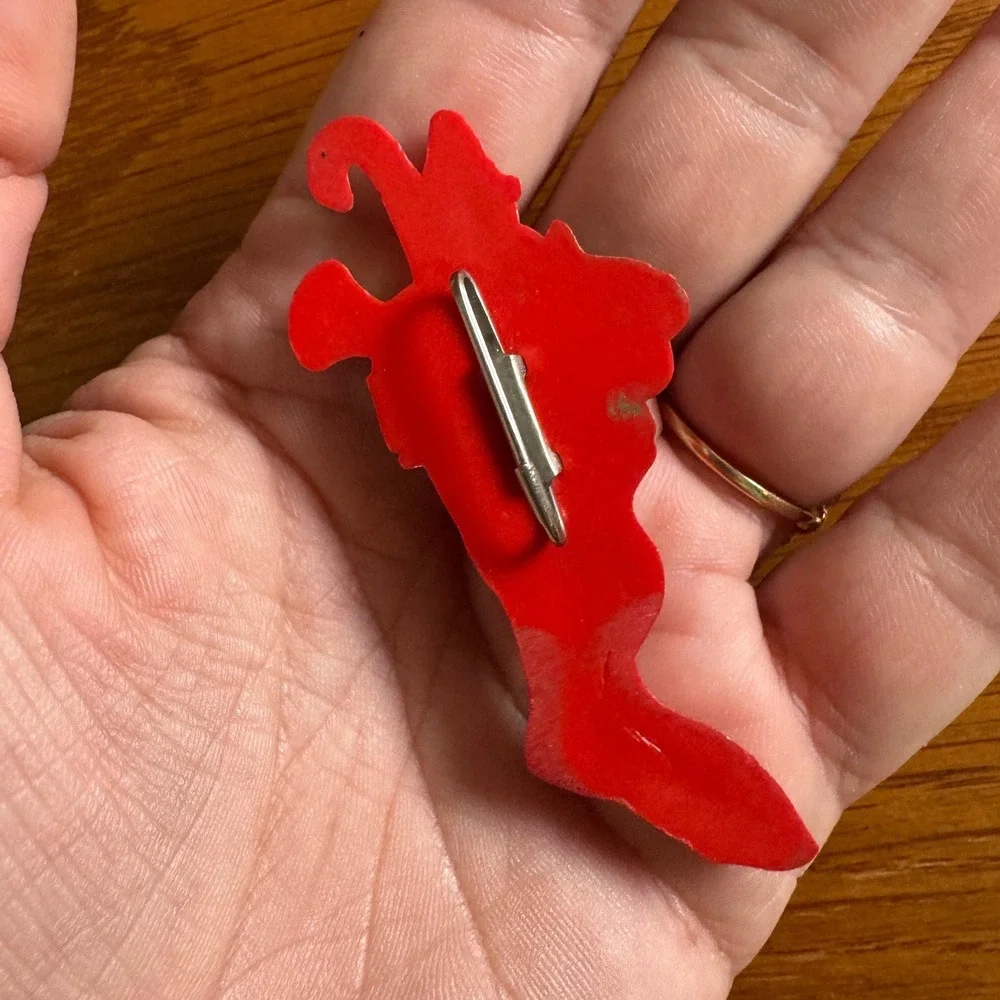 Vintage Christmas Stocking Elf Gnome Brooch Pin Holiday Festive Red‎ Plastic